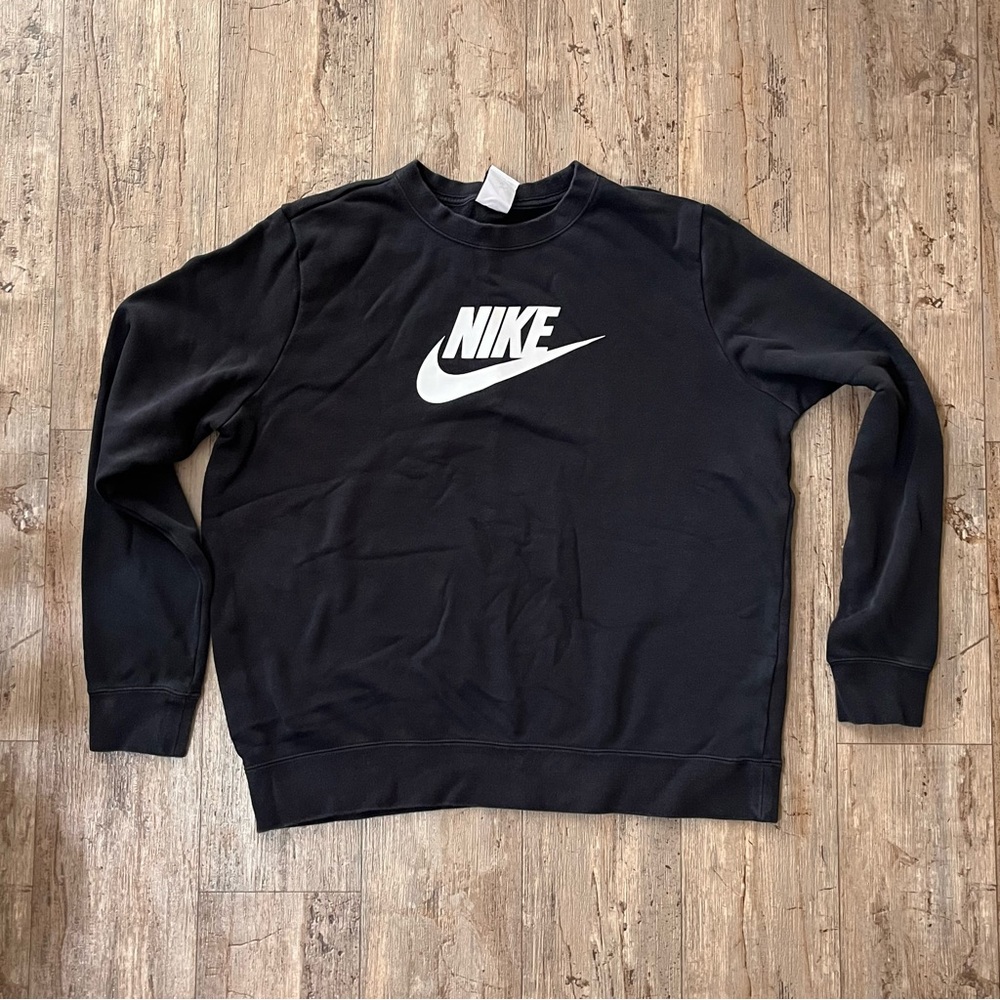 NIKE Black Crewneck Sweater